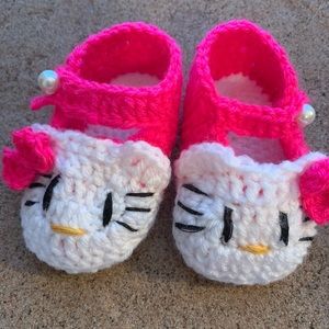 Hello kitty crochet baby shoes